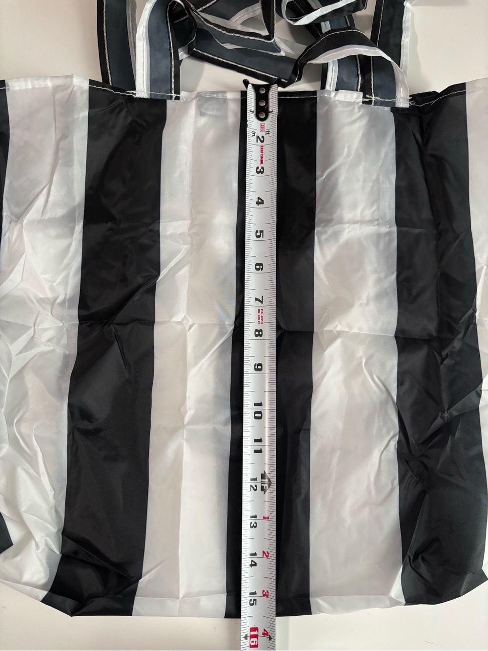 NWT IKEA Foldable Nylon SKYNKE To go shopper bag in black & white